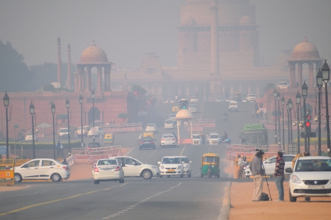New Delhi dans le brouillard