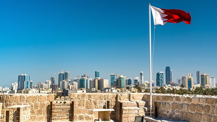 Bahreïn – Peut-on vivre la rente par procuration ?
